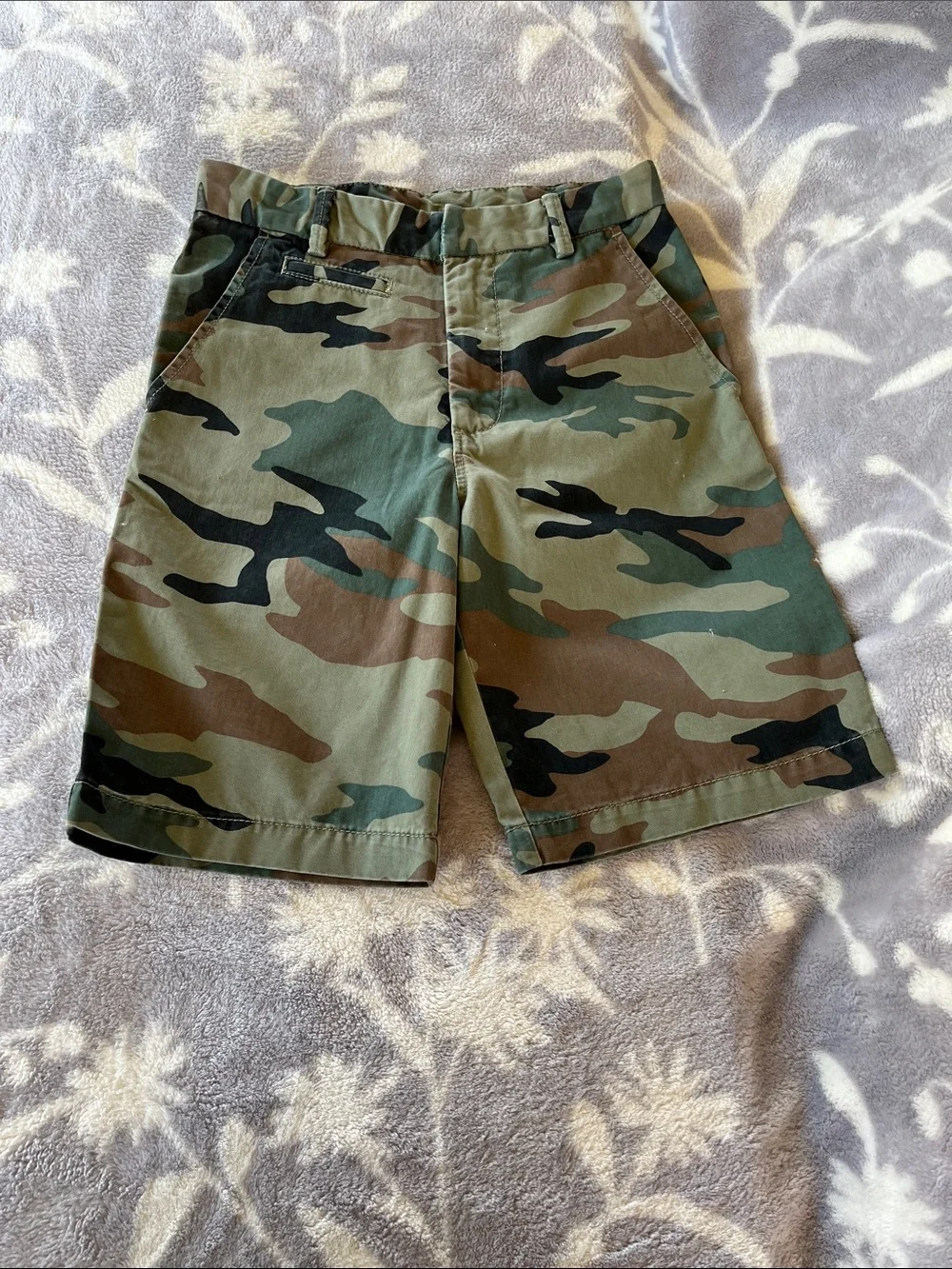 Boys 10-12  3 pc Bundle - Gap Shorts,  Quicksilver Tee & Old Navy Windbreakern